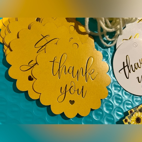 The Blue Salmon Poshkit! Gift Wrap & Mailing Starter Kit (15) - Picture 5 of 7